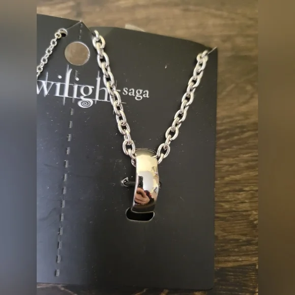 Twilight Saga Edward & Bella Wedding Rings Necklaces Couples Set NEW Valentine - Picture 3 of 5